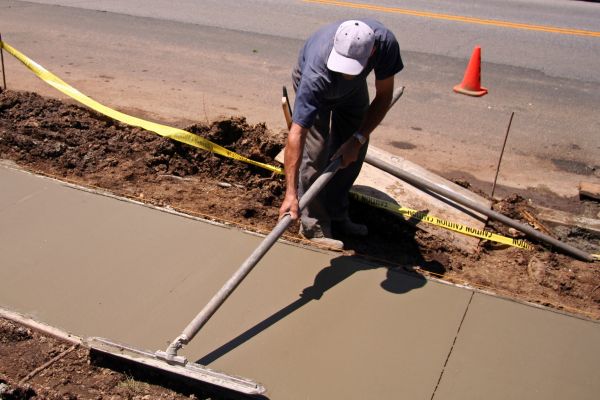 Sidewalk Cementing in Mason