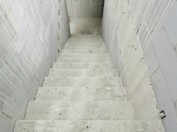 Step Pouring in Mason